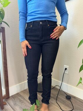 Levi’s High-Rise Black Slim Fit Women's Jeans